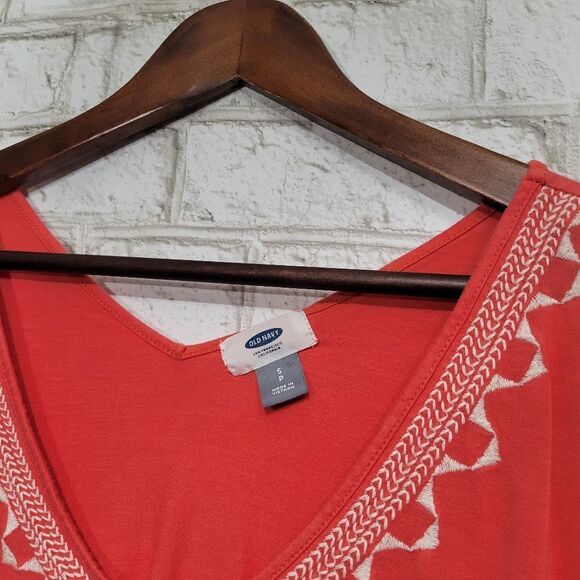 Old Navy pink embroidery tee - Picture 6 of 12